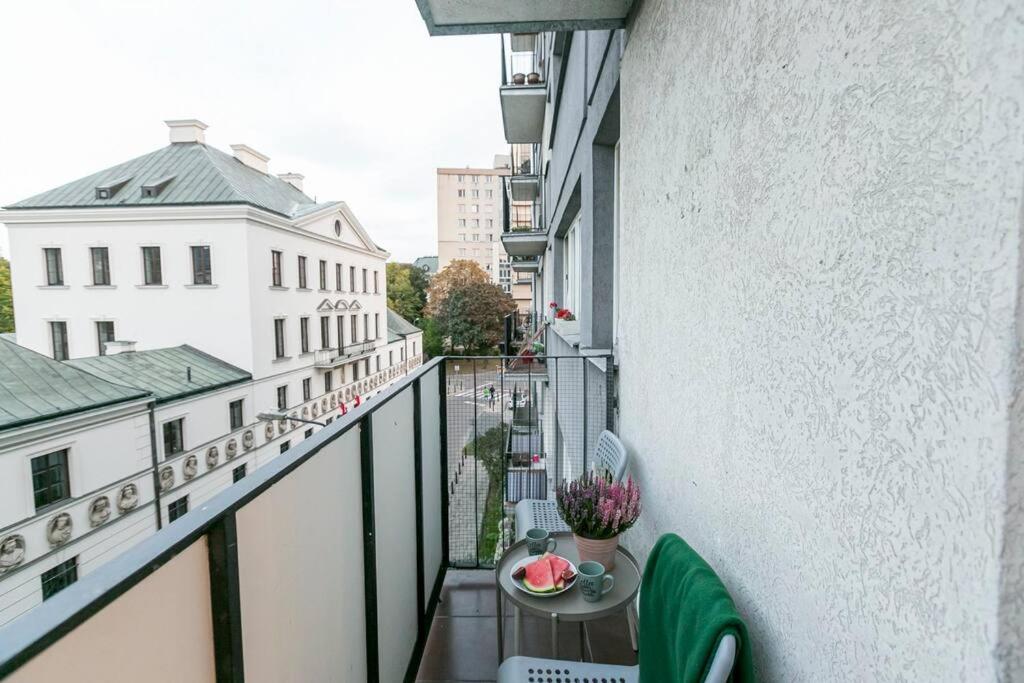 Piekne, Przestronne Mieszkanie Przy Placu Teatralnym. Warschau Exterior foto